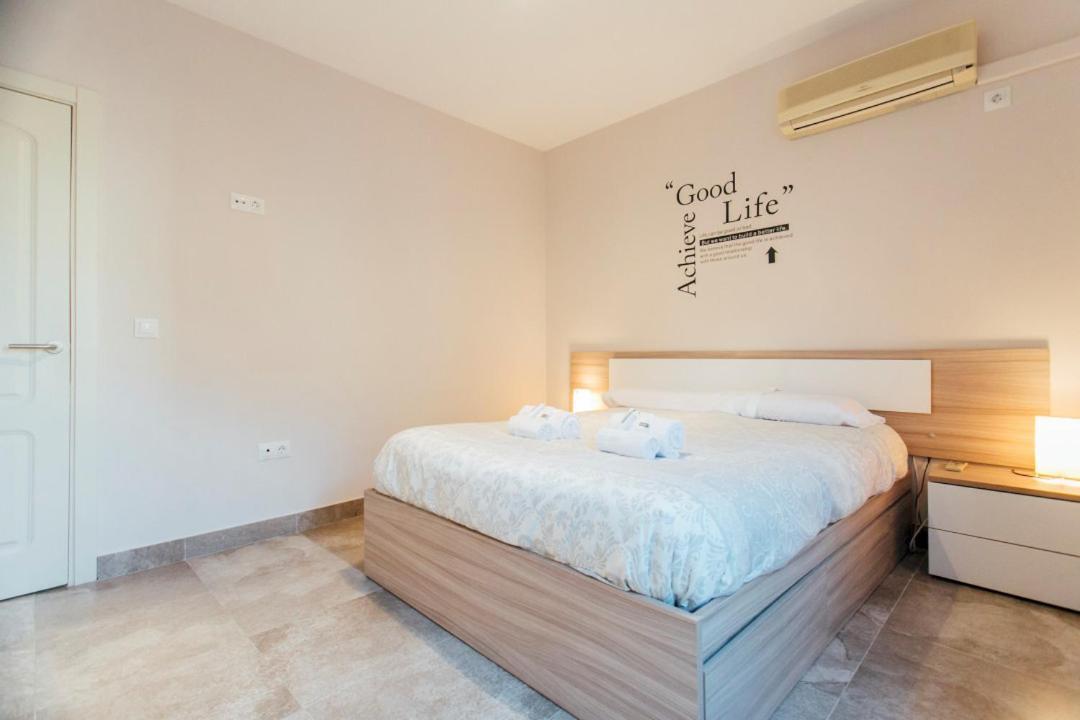 Wide And Diaphanous- 3Bd 2Bth- Alcazar Sevilla Buitenkant foto